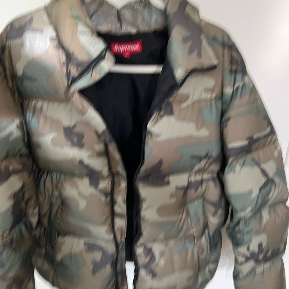 Supreme - Picture 2 of 6